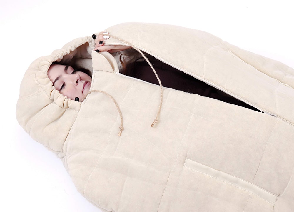 Nomad Heat wool sleeping bag with model